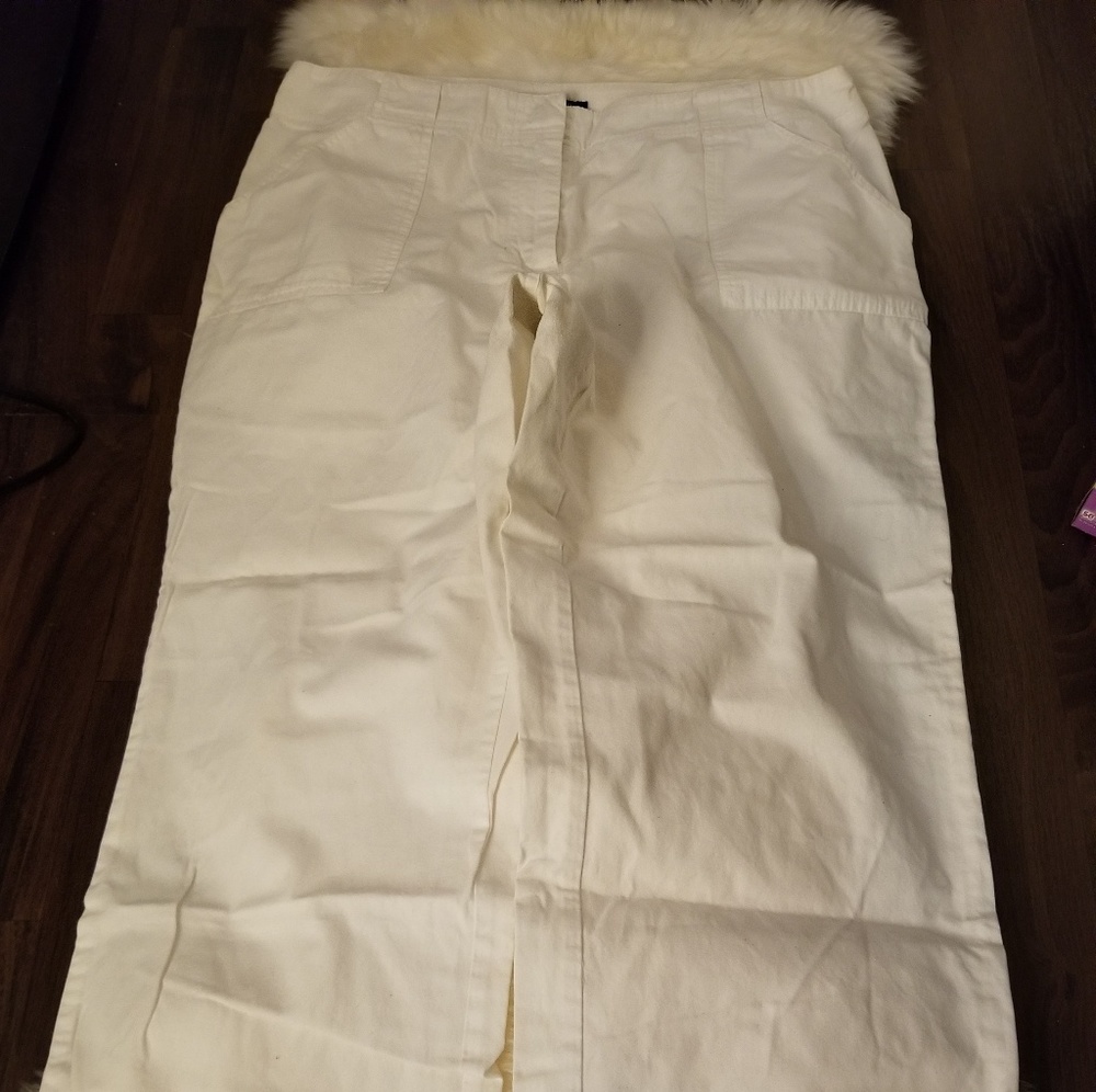 New York & Company Gaucho Pants | Off White